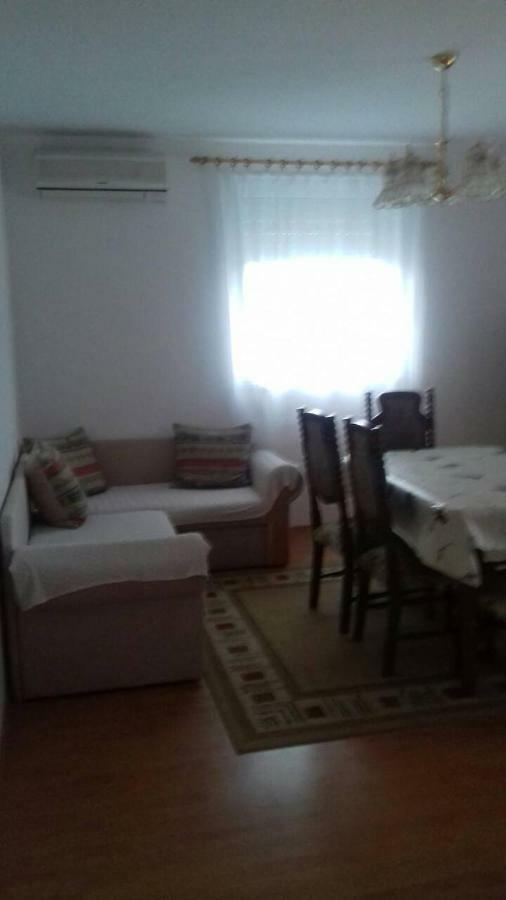 Apartmani Misak Vrsi Exteriör bild
