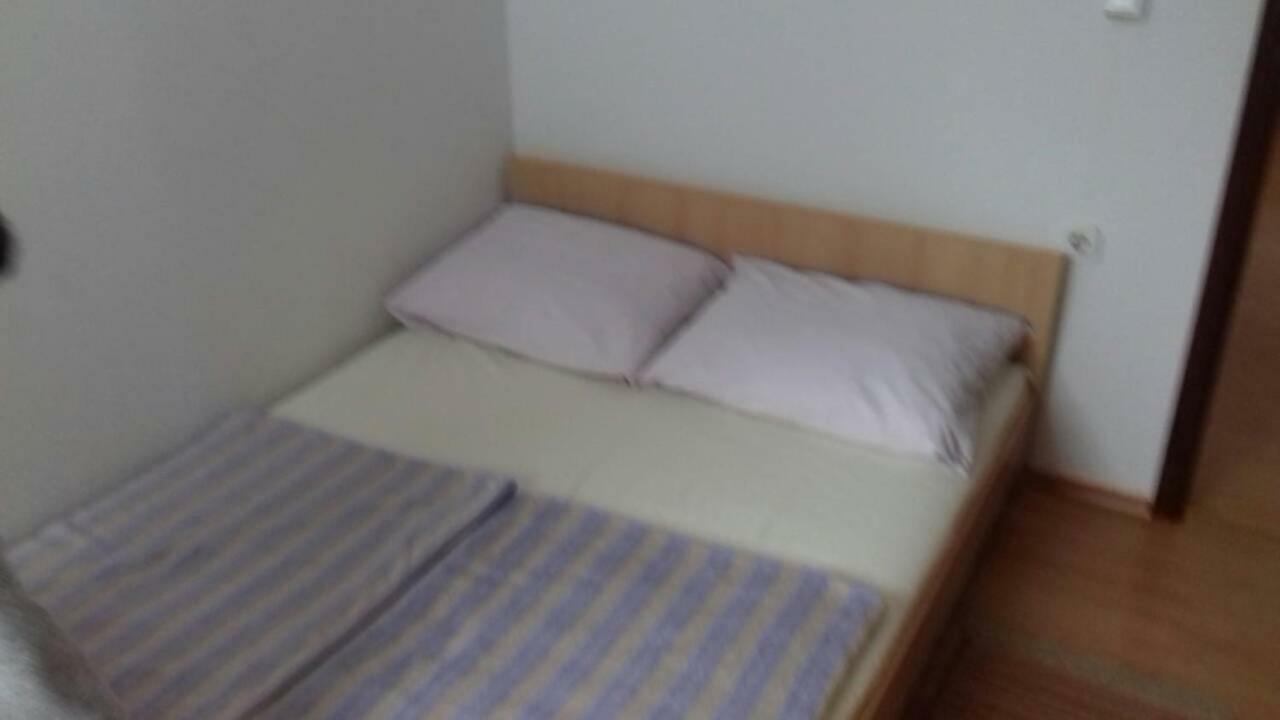 Apartmani Misak Vrsi Exteriör bild