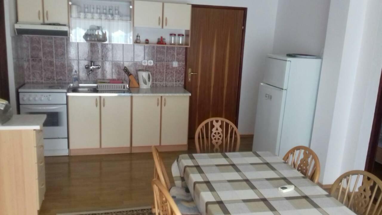 Apartmani Misak Vrsi Exteriör bild