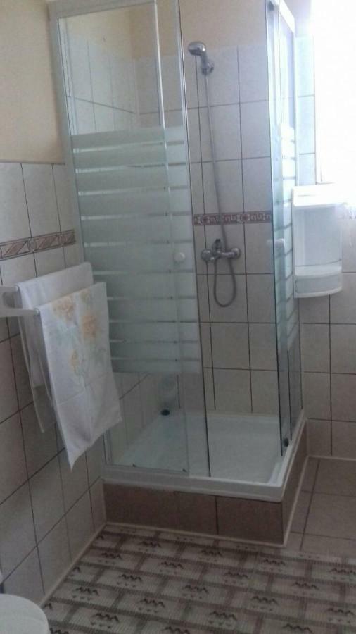 Apartmani Misak Vrsi Exteriör bild