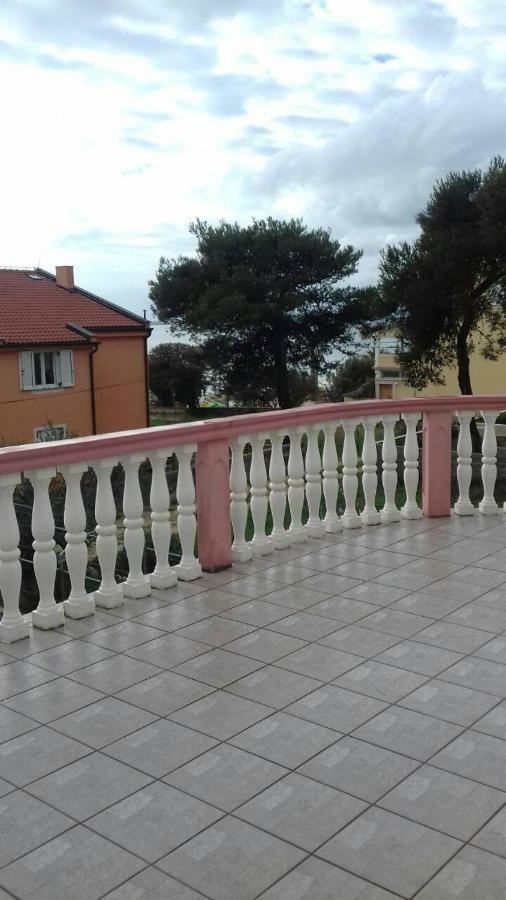 Apartmani Misak Vrsi Exteriör bild